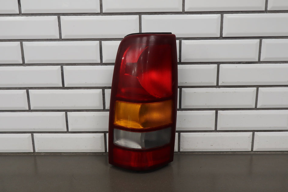 99-07 GMC Sierra GMT800 Taillight Set Left/Right OEM