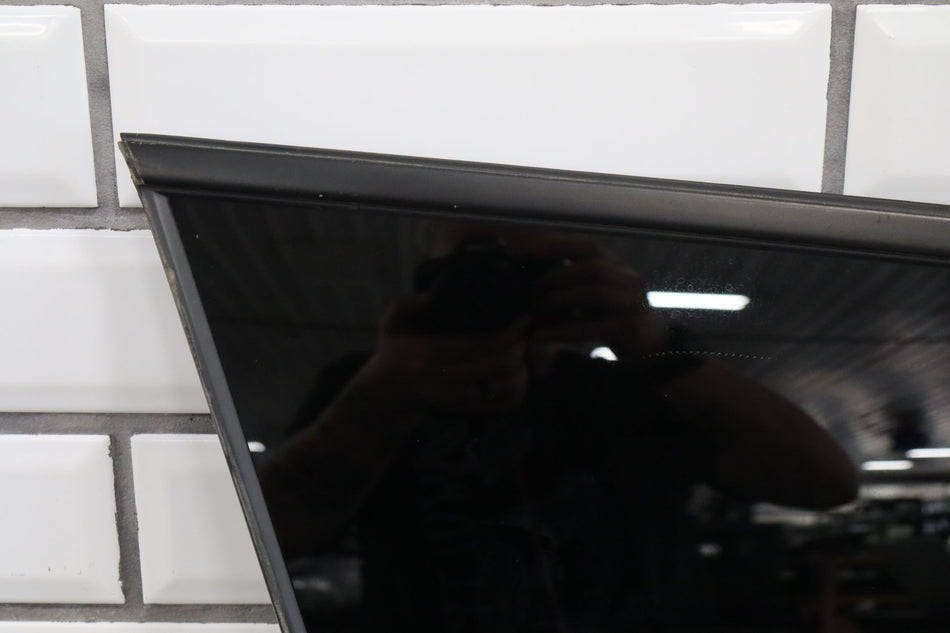 2014-21 Jeep Grand Cherokee SRT Left Quarter Glass 68210919AB