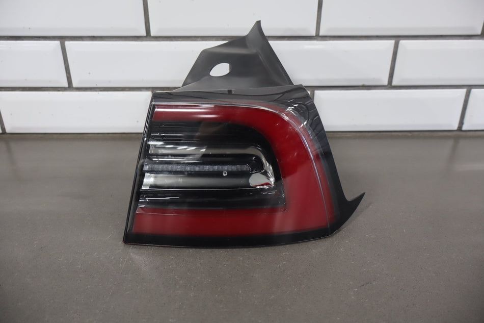 2017-2023 Tesla Model 3/Y Passenger Right RH LED Tail Light 3 Pin