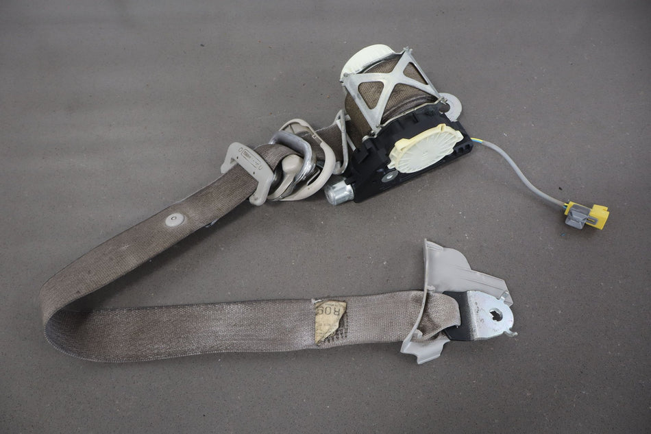 2010 Chevrolet Tahoe- Front Seat Belt