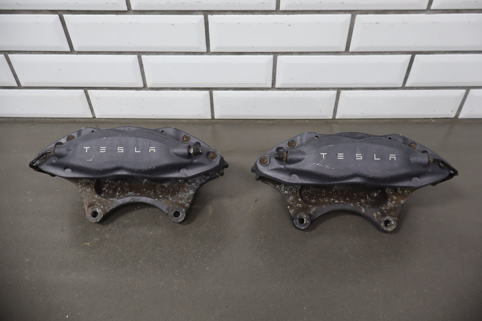 12-20 Tesla Model S Front Brembo Brake Caliper Set Left/Right OEM 4 Piston