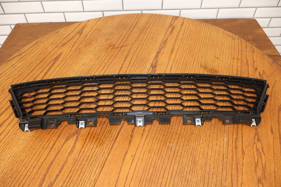 2017 Fiat 124 Spider- Grille