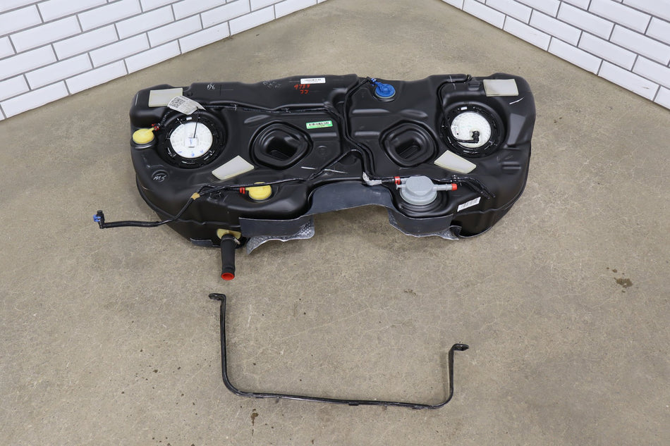 2015-19 Dodge Challenger 6.4 Fuel Tank w/Pump 68258723AB
