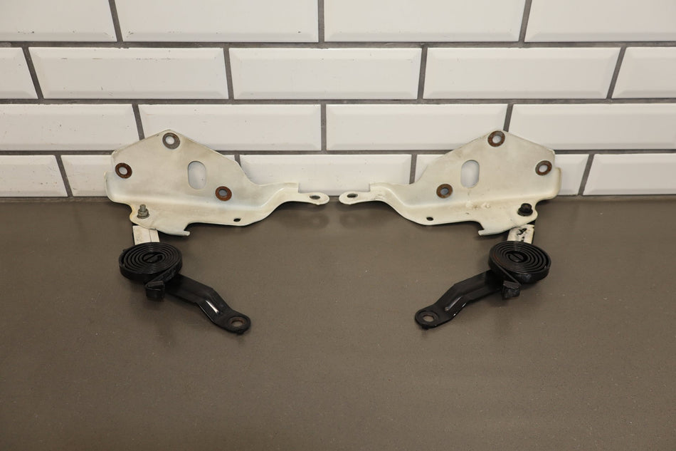 99-07 Chevy GMC Truck SUV GMT800 OEM Hood Hinges Pair Left/Right Summit White