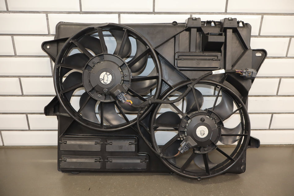 2015-2020 Ford Mustang GT 5.0 Radiator Fan Motor Cooling Assembly FR3Z8C607A