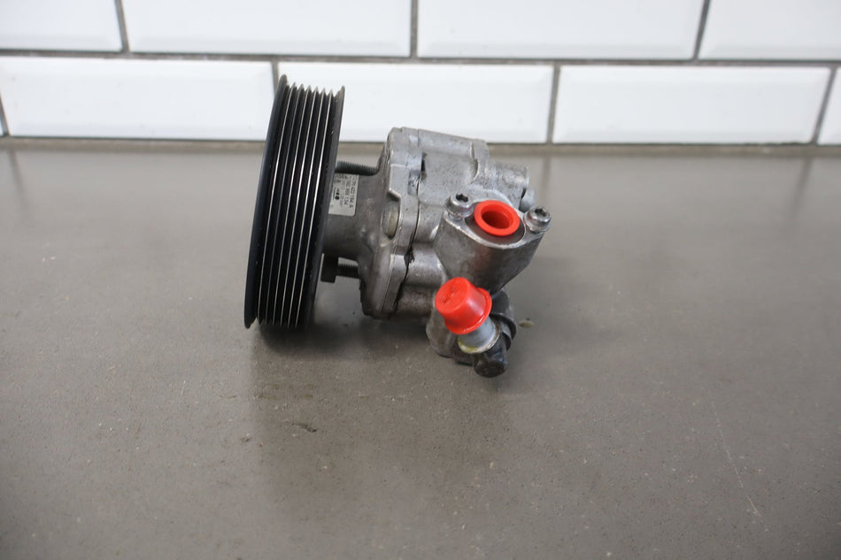 2011 Porsche Cayenne Power Steering Pump OEM