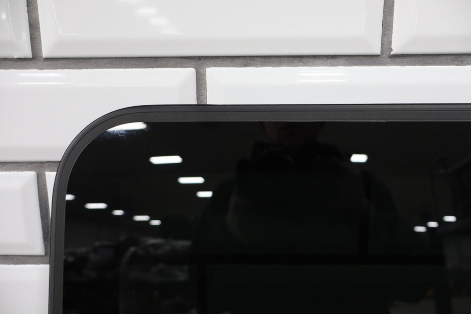 2009 Pontiac G8- Roof Glass