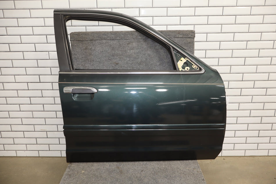 2003-2011 Ford Crown Victoria Right Front Door aspen Green P5