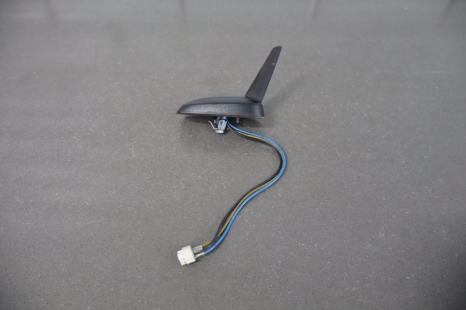 2003-2004 Hummer H2- Antenna PN: 15175079