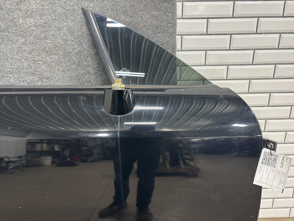 00-06 Audi TT Quattro Coupe 8N Passenger Right RH Front Door Shell Glass Black