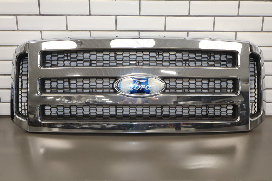 2005-2007 Ford F-250 Super Duty Lariat OEM Chrome Grille 5C3Z8200BAA