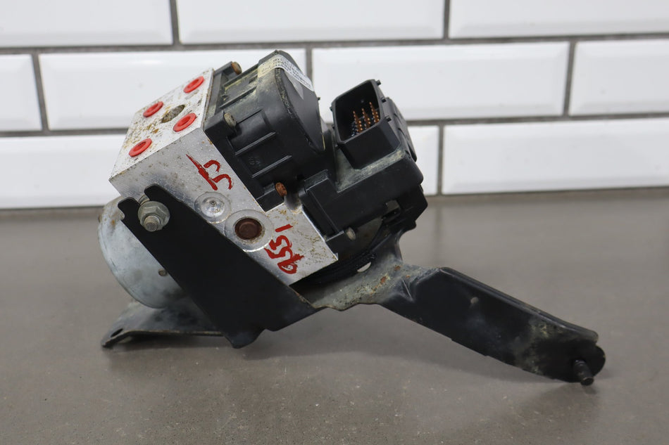 1999 Isuzu Trooper- ABS Brake Unit