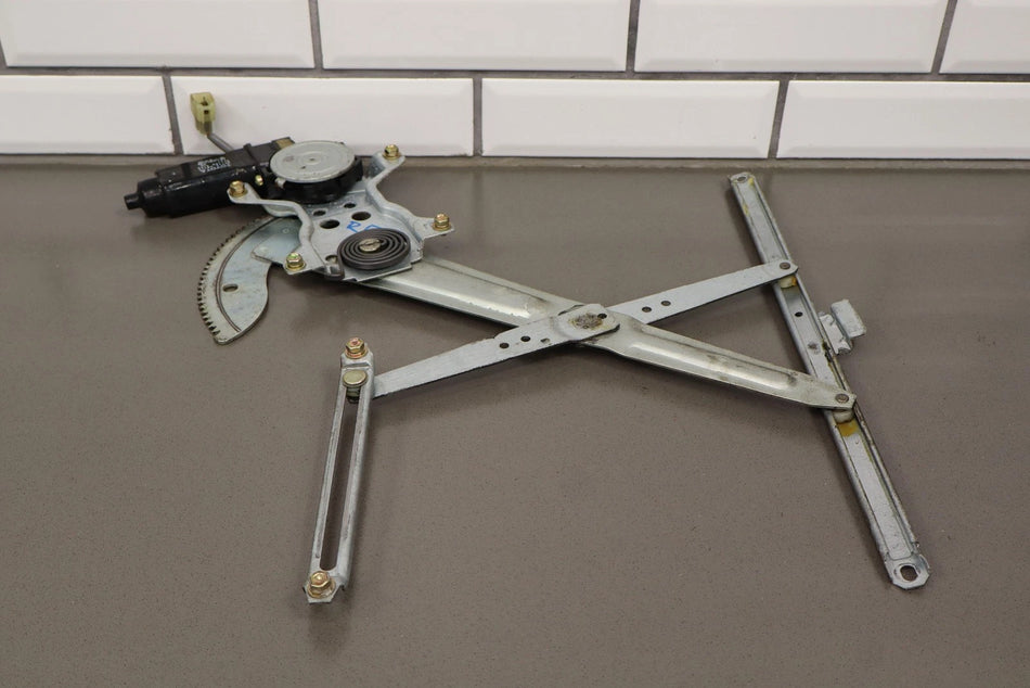 1995 Toyota Land Cruiser Right Front Door Regulator OEM
