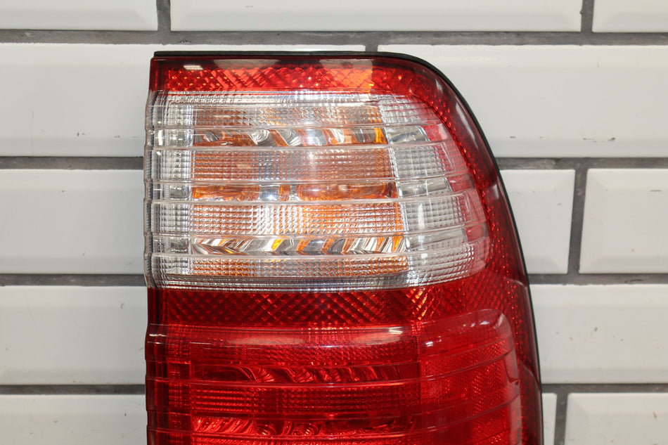 1998-2002 Lexus LX470 Outer Passenger Right Tail Light 8155060590