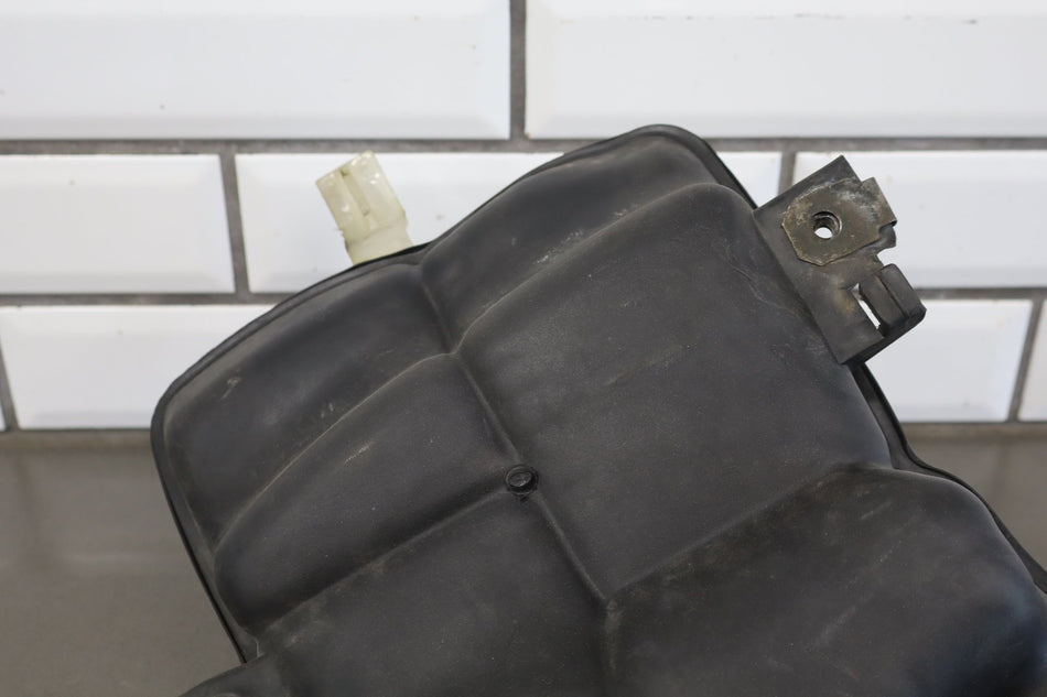 2003-2004 Ford F250 F350 6.0L Powerstroke Coolant Degas Bottle Assembly