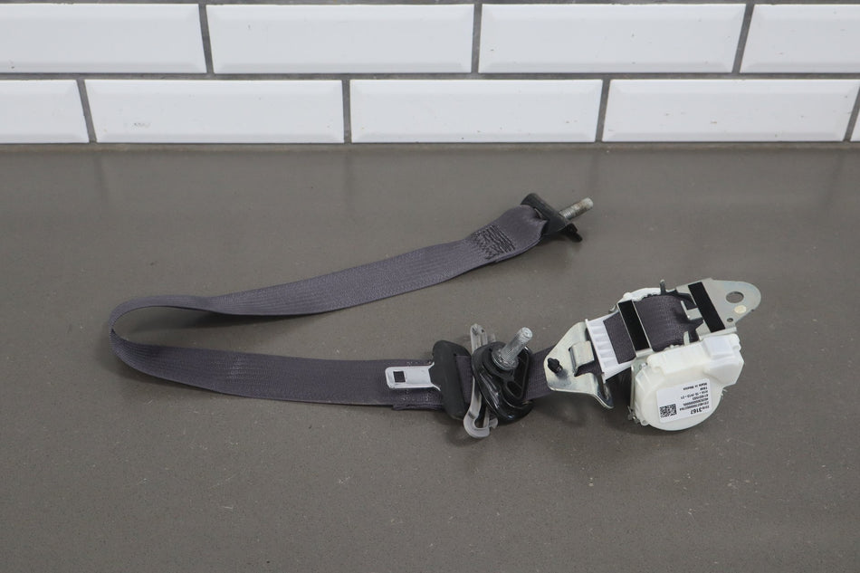 2014-2018 GMC Sierra 1500 SLT Left Rear Seat Belt Jet Black H2U