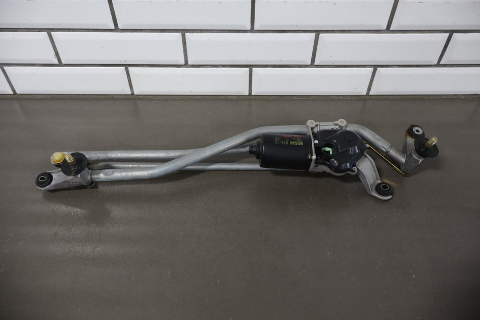 2002-2004 Infiniti M45 Front Wiper Motor OEM