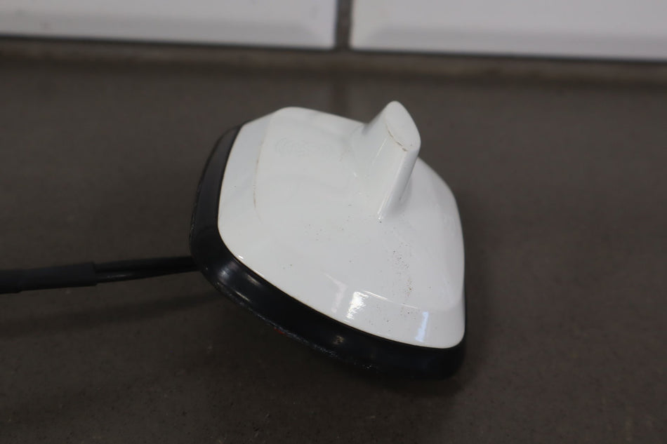 2005 Chevrolet Corvette C6- Antenna