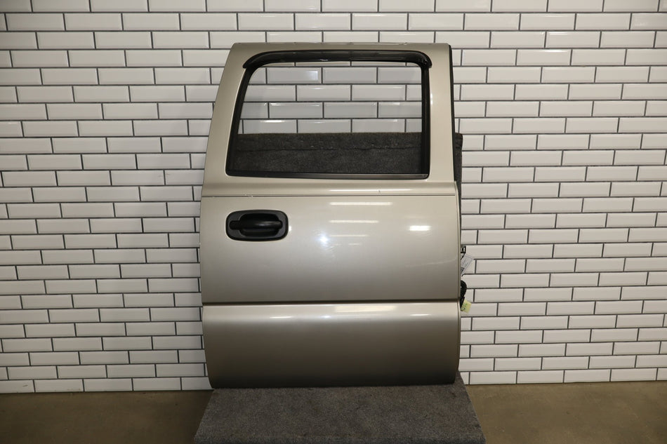 2000-2007 Chevrolet Silverado 3500 - Right Rear Door PN: 89023022