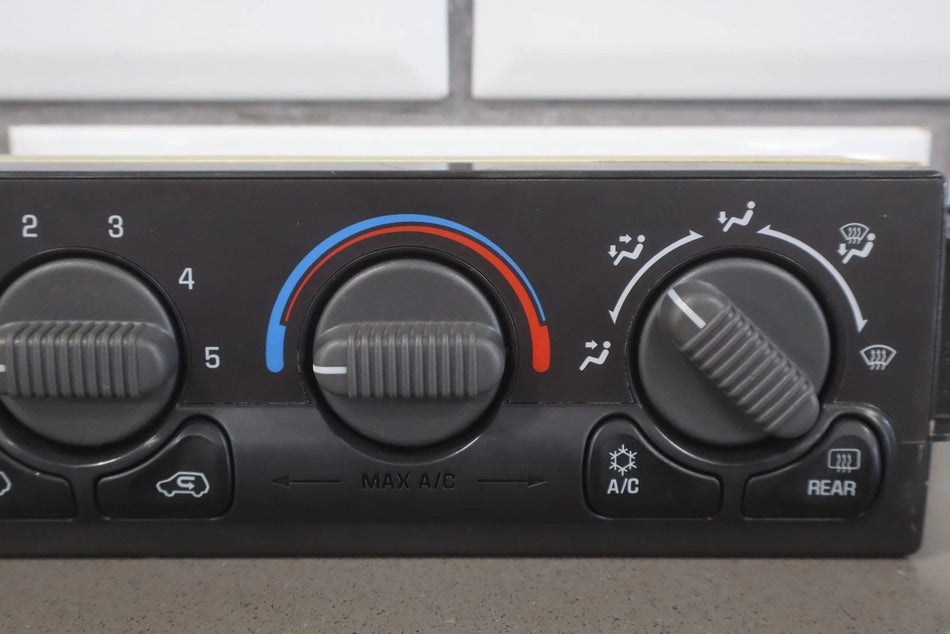 2002 GMC Sierra 2500 Heater/AC Controls OEM