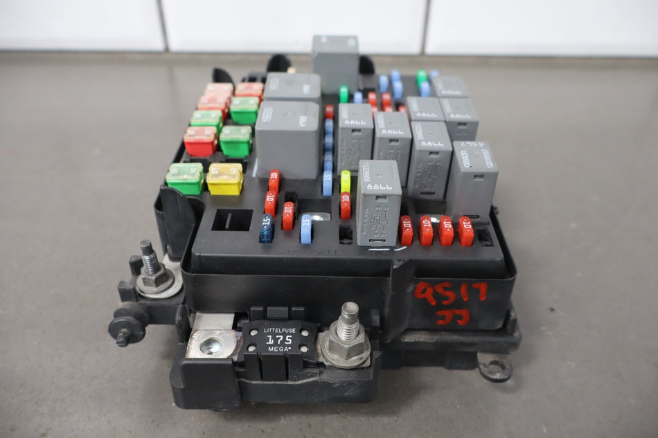 2006 Chevrolet Silverado 1500 Hybrid GMT800 5.3LL Gasoline Engine Fuse Box