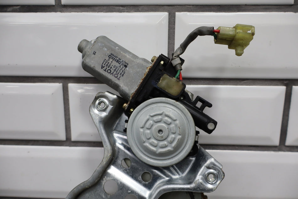1997 Lexus LX450 J80- Right Front Door Regulator