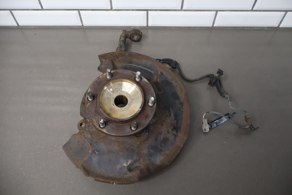 2003-2009 Toyota 4runner Right Passenger Spindle Knuckle W/ 4x4 Hub