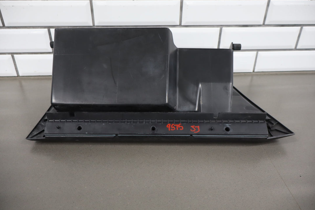 47331152