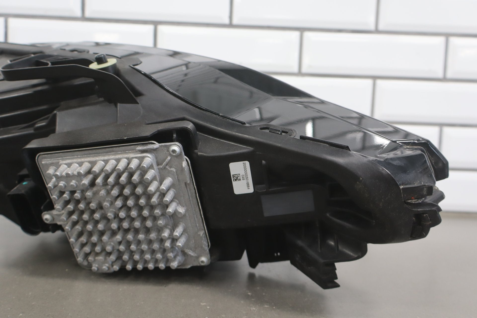 poláura 2点 2021-2023 Polestar 2 Driver Left Headlamp – J & J Auto Wrecking