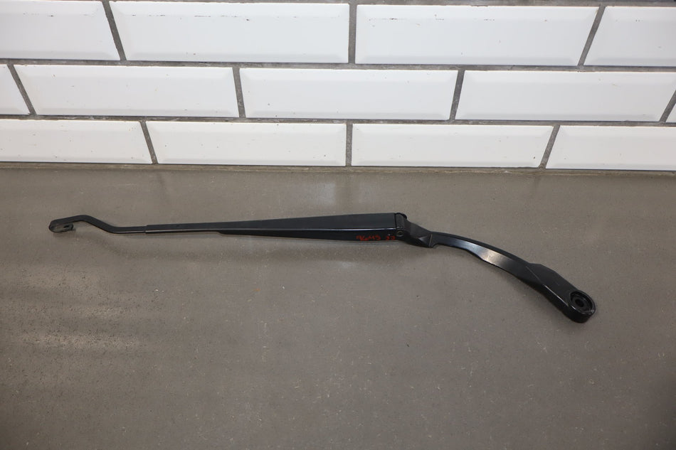 2002-2004 Infiniti M45 Sport Wiper Arm Pair