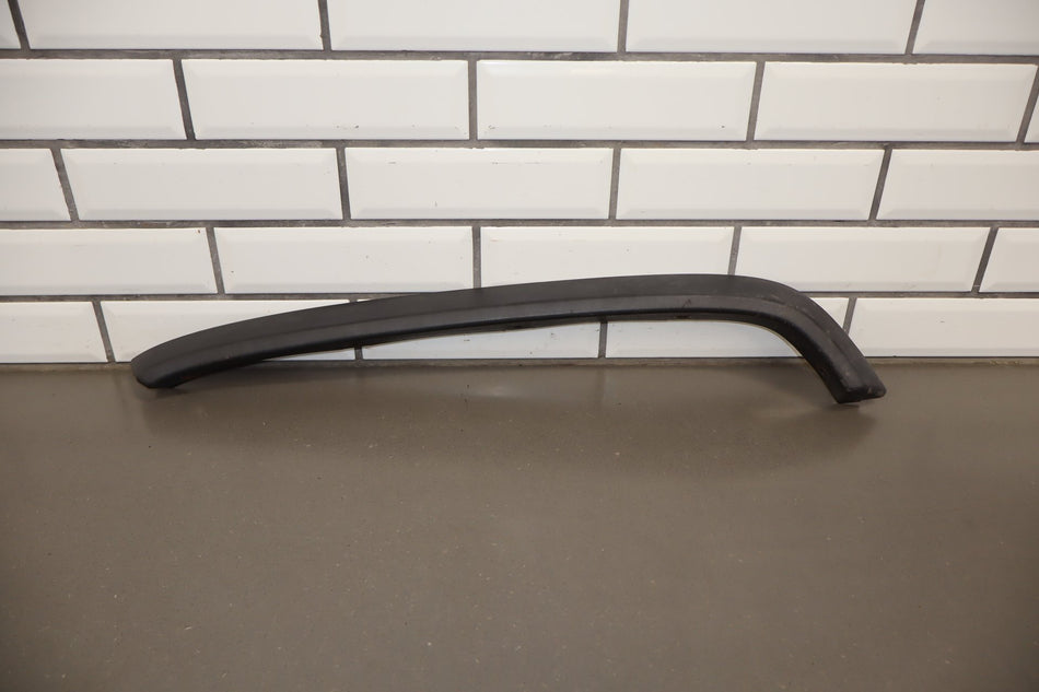 2003-2009 Hummer H2- Right Front Hood Flare Moulding 15200467