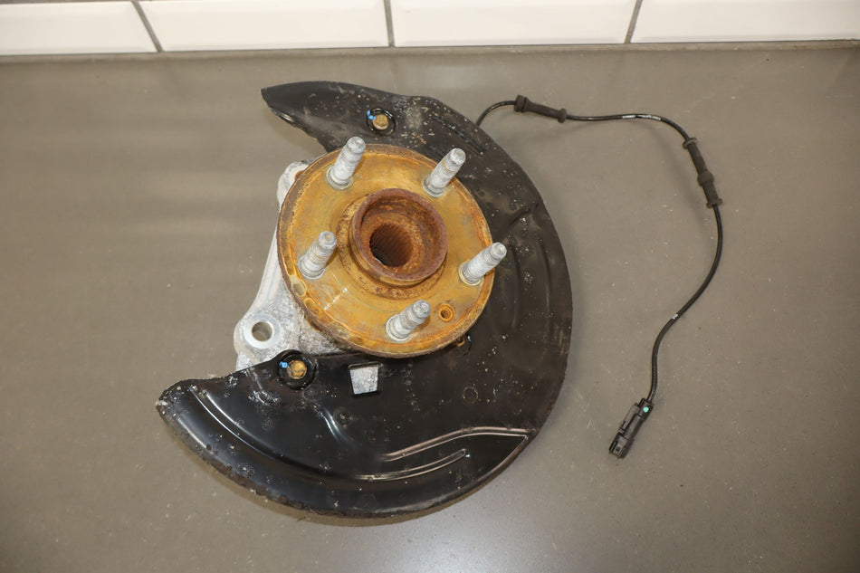 2010 Chevrolet Camaro- Right Front Spindle