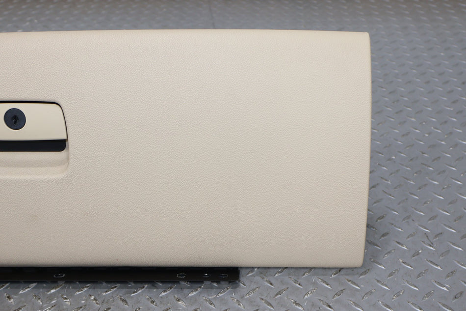 07-14 Cadillac Escalade GMT900 Glove Box (Light Cashmere)