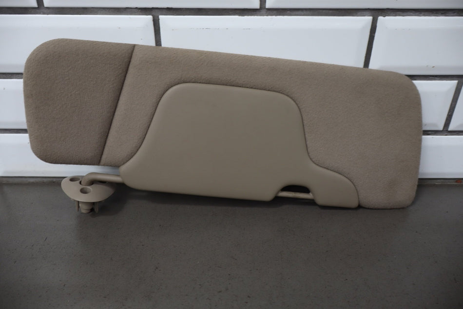 2001 GMC Sierra 2500 HD GMT800- Sun Visor Pair