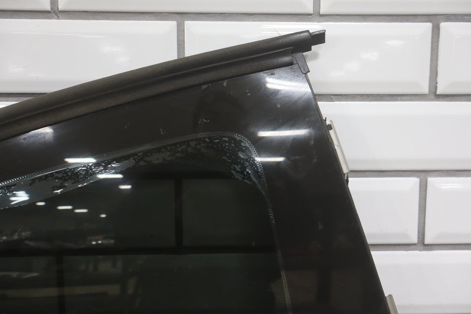 2004-2006 Pontiac GTO Right Quarter Window 92209200