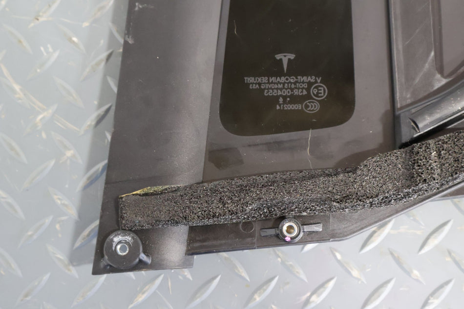 16-20 Tesla Model X Right Rear Vent Glass (Privacy Tint)
