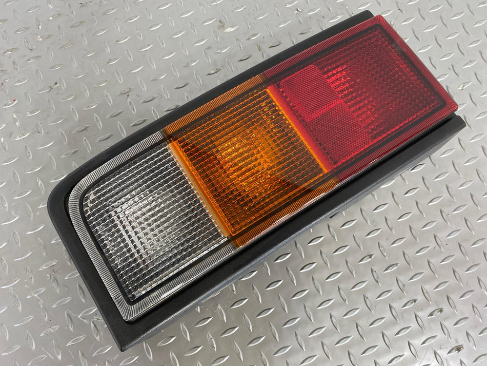 2003-2004 Hummer H2 Left Tail Light Assembly