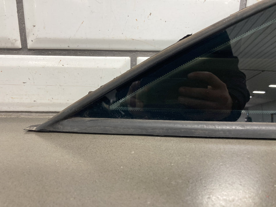 00-06 Audi TT Quattro Coupe 8N Passenger Right RH Rear Quarter Window Glass OEM