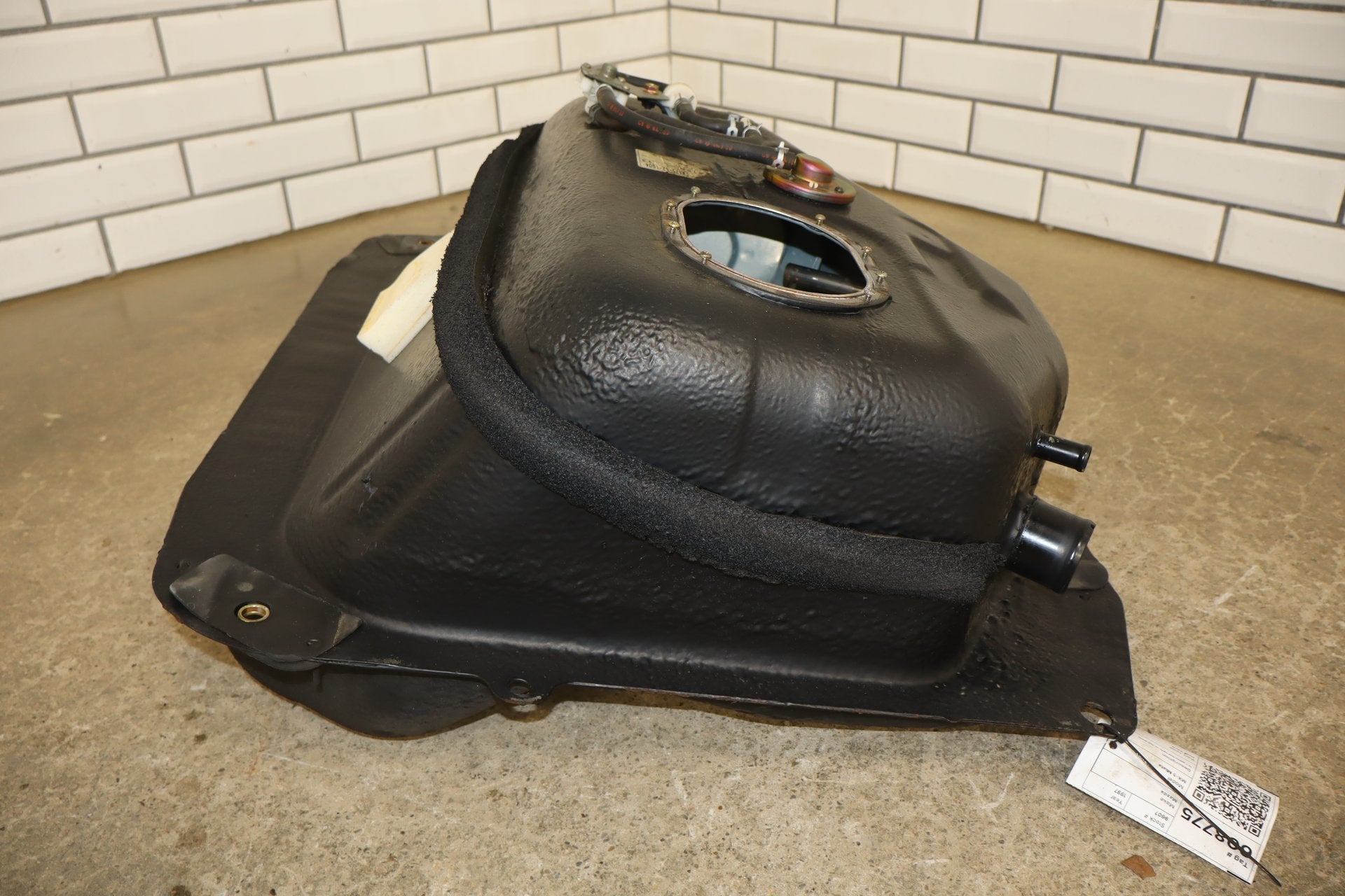 1994-1997 Mazda MX-5 Fuel Tank NA7542110 OEM – J & J Auto Wrecking