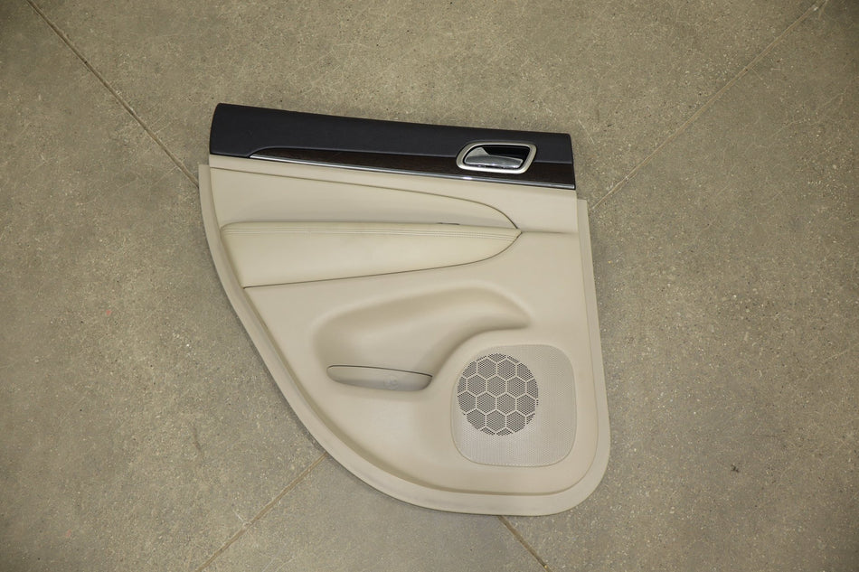 14-16 Jeep Grand Cherokee Limited LR Door Panel (Frost Beige)