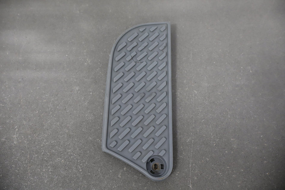 1998-2007 Toyota Land Cruiser Lexus LX470 Rear Door Interior Step Plates Gray