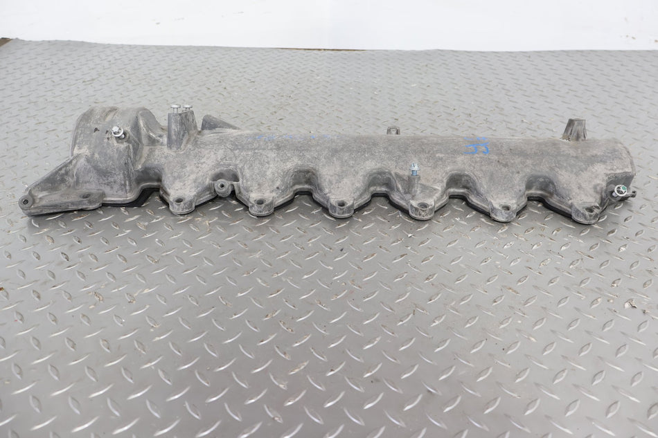 05-12 Maybach 57 W240 Left Valve Cover