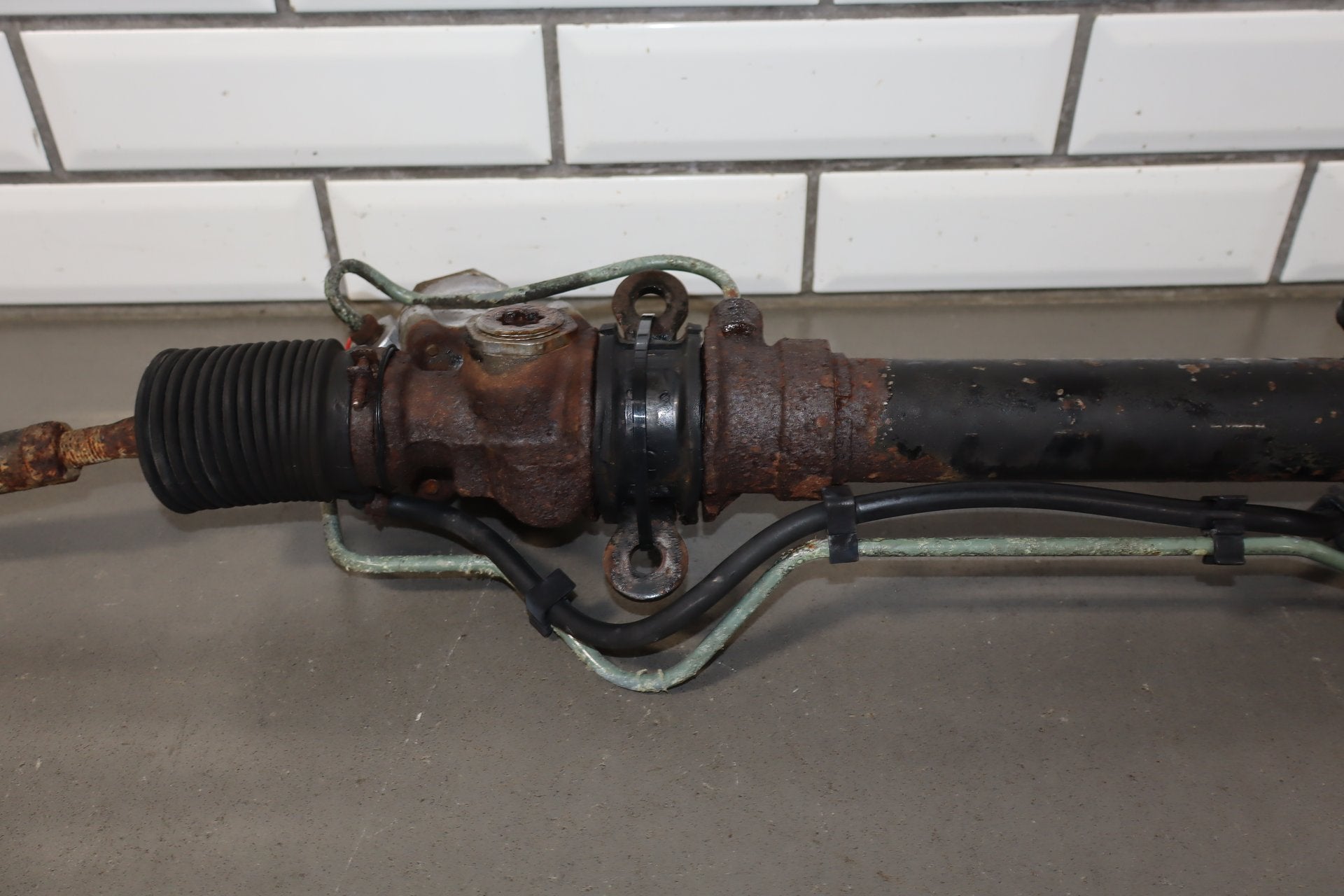 1986 Nissan 300ZX Steering Gear OEM – J & J Auto Wrecking