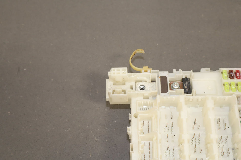 2011 Honda Fit 1.5L Gasoline Cabin Fuse Box