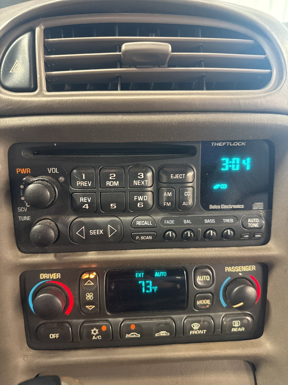 2004 Chevrolet Corvette Radio AM FM CD Tested 09390211 OEM