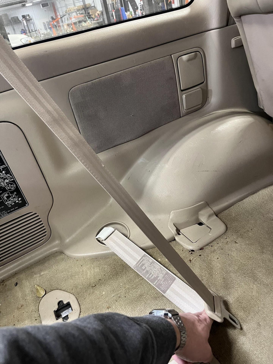 2000 Toyota Land Cruiser- Rear Seat Belt