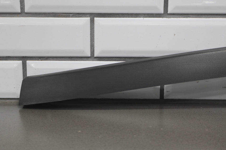 2003-2009 Hummer H2- Right Passenger Textured Fender Molding 15132308