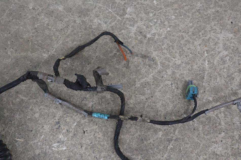 01-02 Chevy Silverado Crew Cab GMT800 Right Rear Power Door Wiring Harness OEM