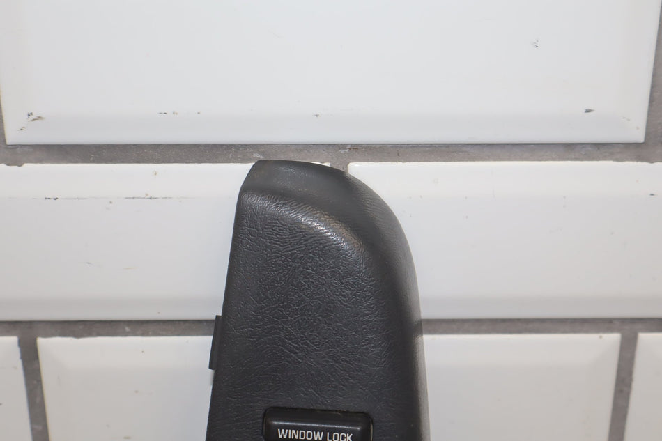 2002 Chevrolet Silverado 2500HD Crew Cab Left Front Window Switch OEM