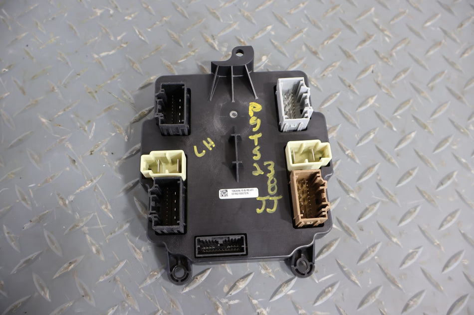 16-20 Tesla Model X Left Falcon Wing Chassis Control Module